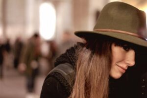 Accessori femminili di moda negli anni 70: i cappelli