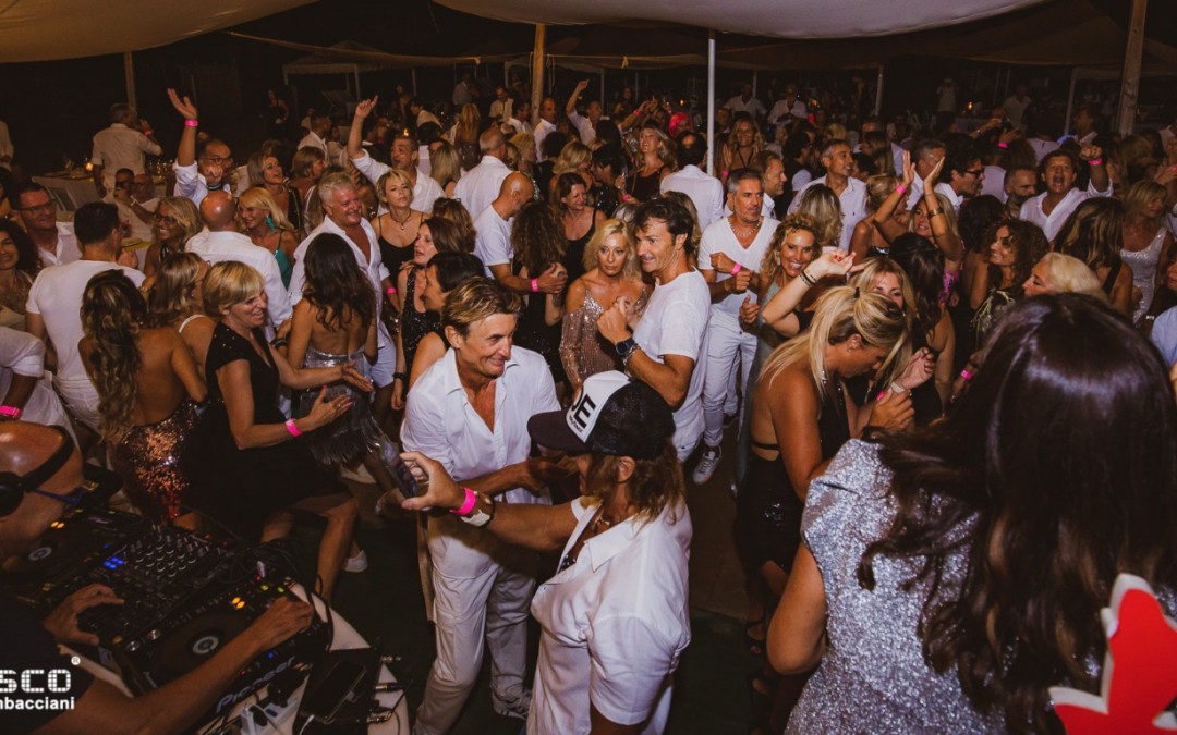 I Love Disco al Seven Apples Versilia: Beach Party e tributo alla discoteca italiana